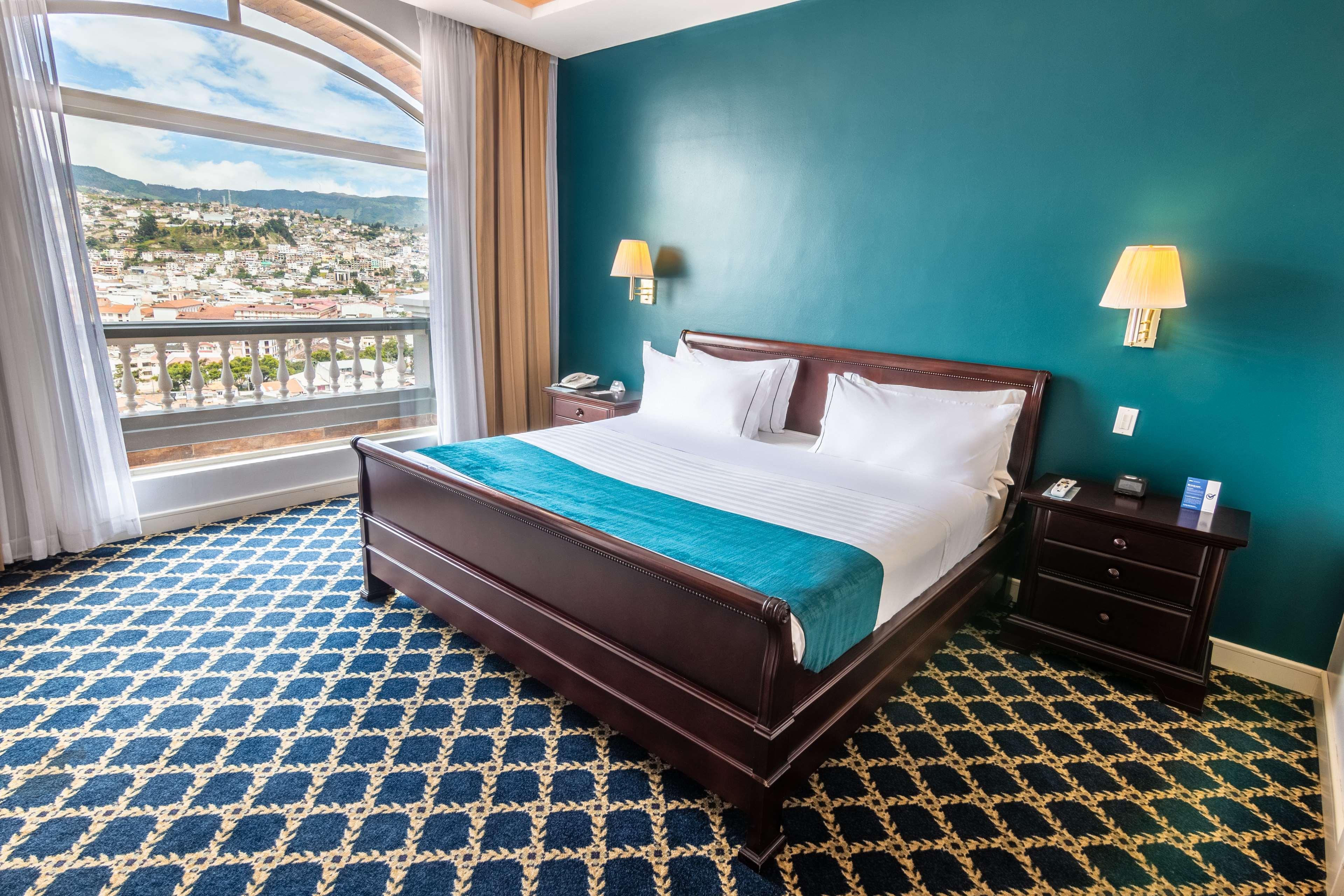 Sonesta Hotel