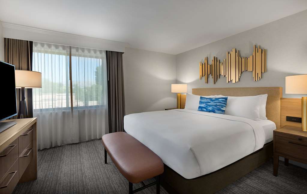Sonesta Hotel